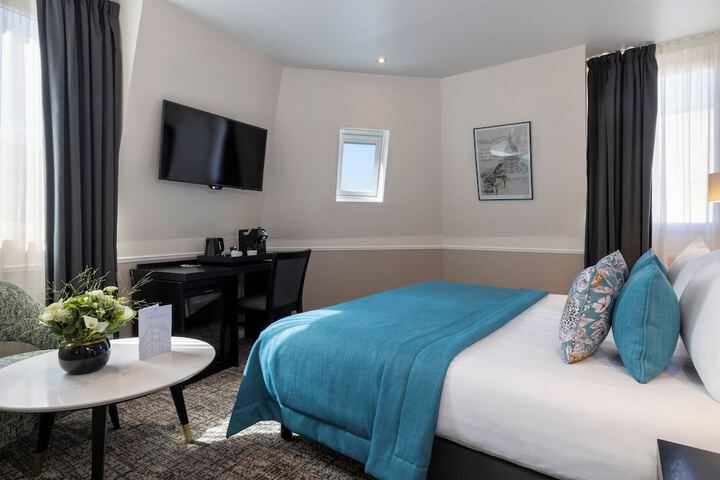 Room 25 of 60