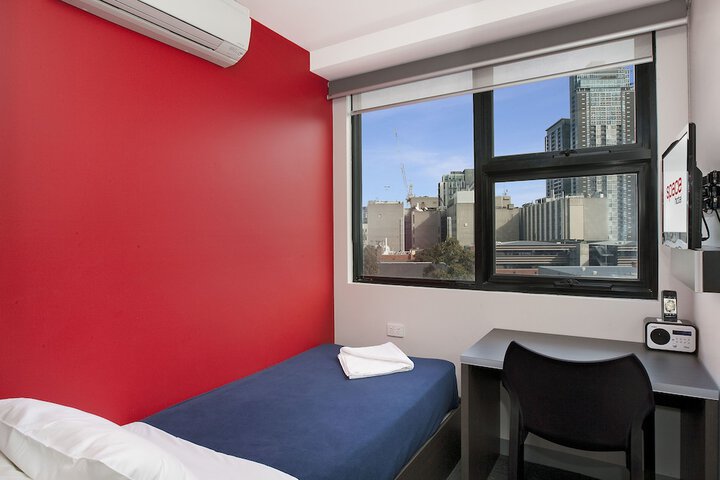 Room 6 of 82