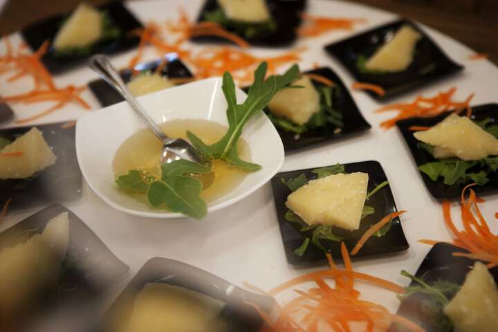 Dining 63 of 86