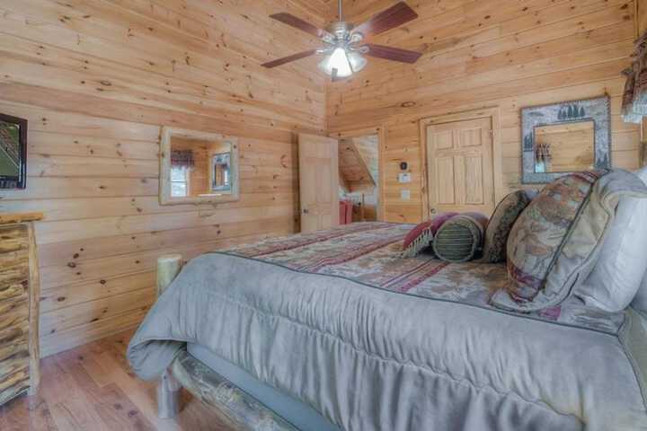 Room 5 of 7