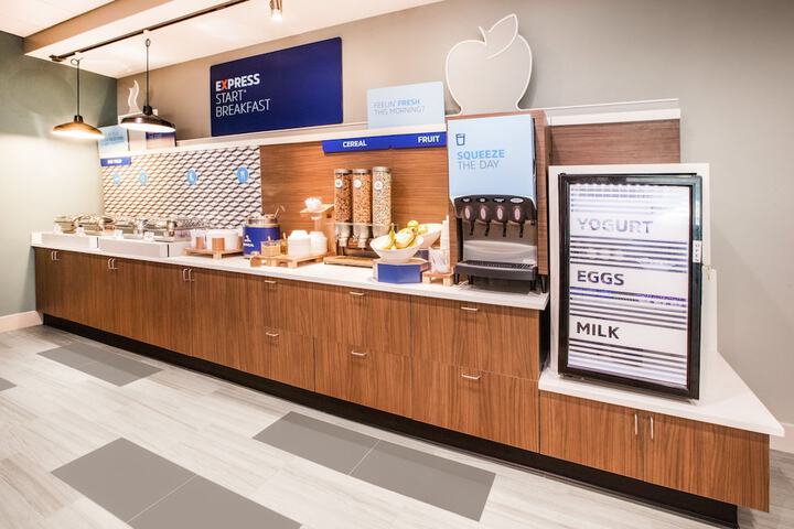 Breakfast/Coffee Service 18 of 30