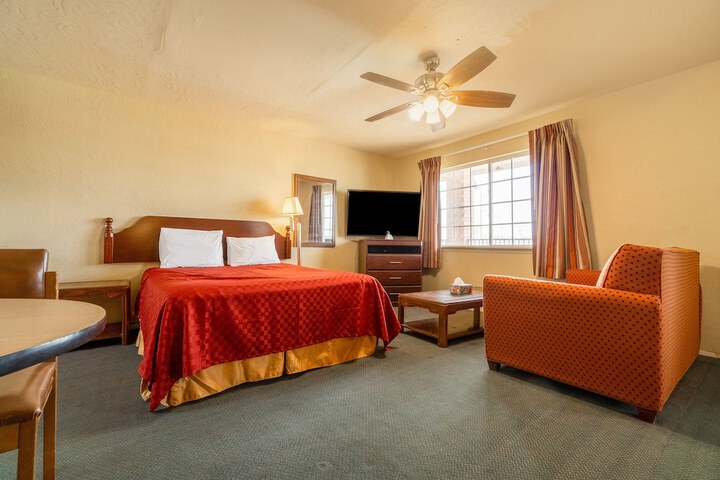 Room 13 of 76