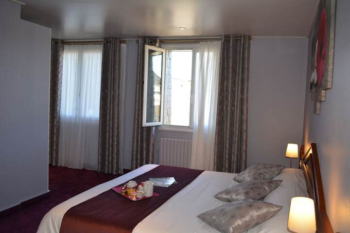 Room 9 of 37