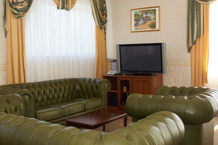 Room 19 of 105
