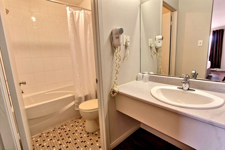 Room 18 of 36