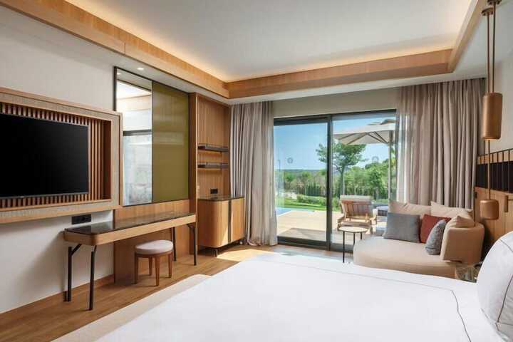 Room 147 of 888