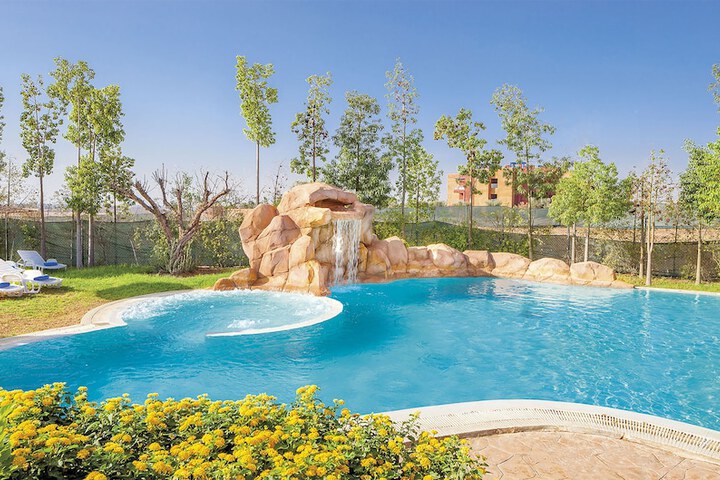 Hotel Pool