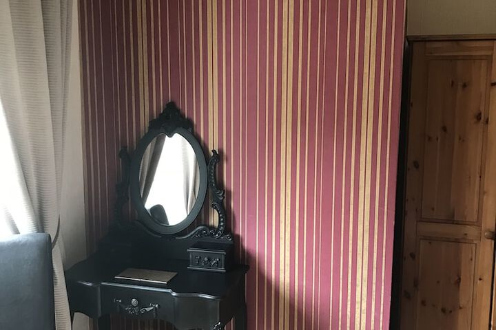 Room 6 of 38
