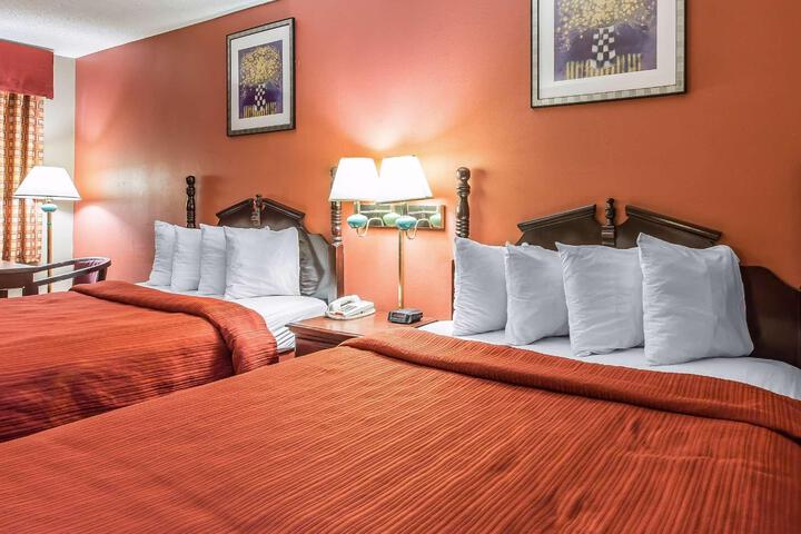 2 Queen Beds (4 of 7)