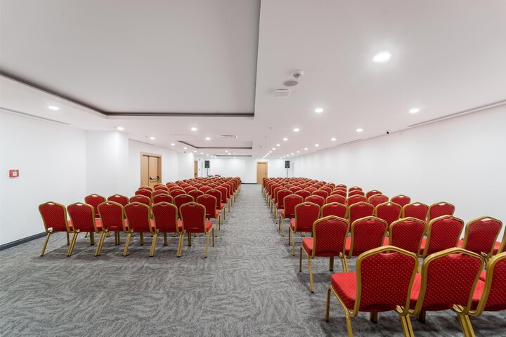 Business Center 106 of 116
