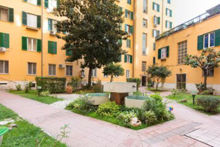Hotel Exterior 4 of 14