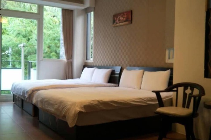 Room 2 of 16