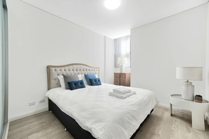 Room 4 of 6