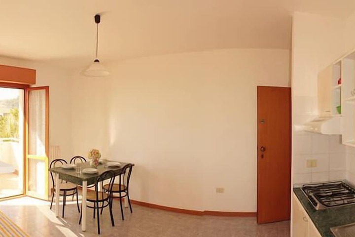 Room 5 of 17