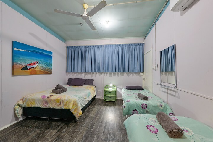 Room 16 of 18