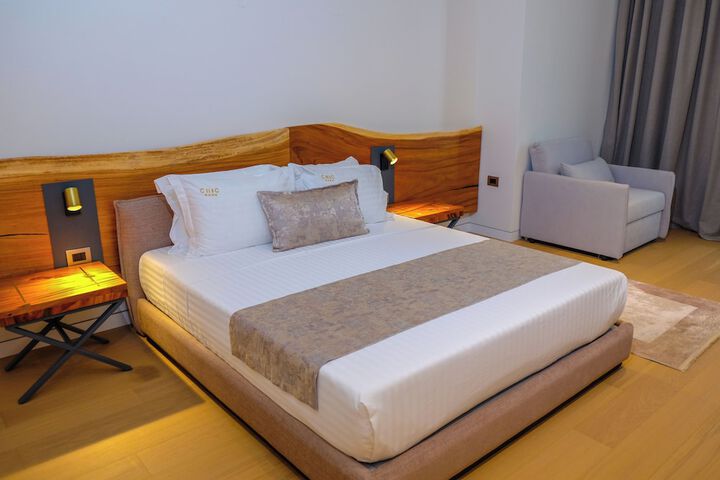 Room 32 of 63