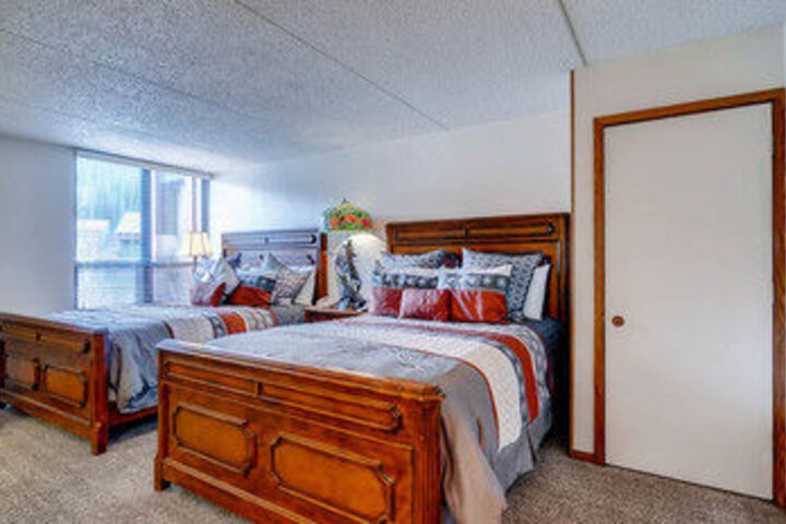 Room 12 of 21