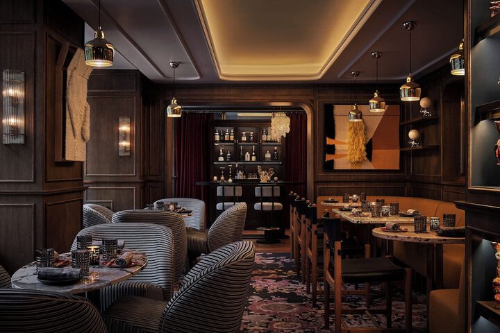 Lounge 105 of 144