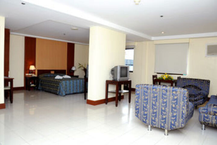 Room 71 of 78