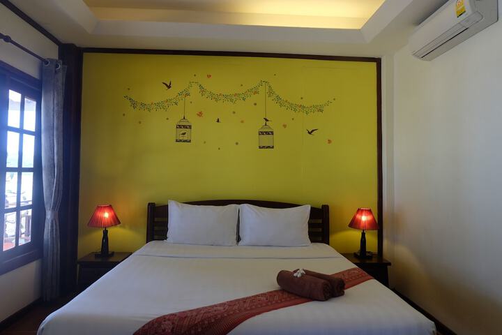 Room 25 of 65