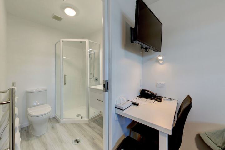 Room 16 of 71