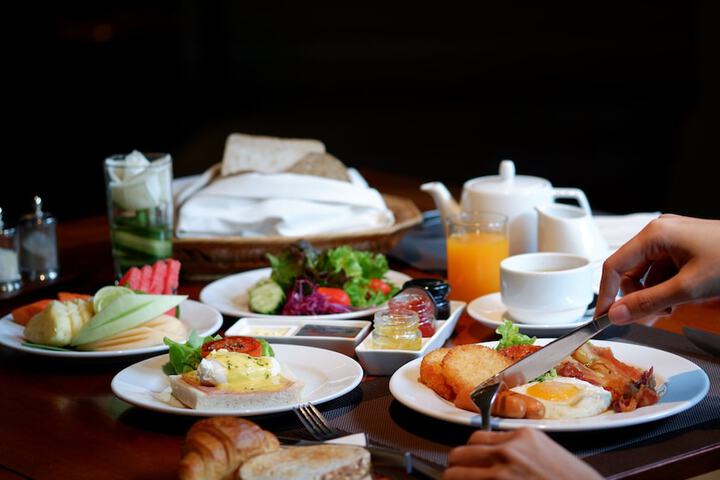 Breakfast/Coffee Service 90 of 142