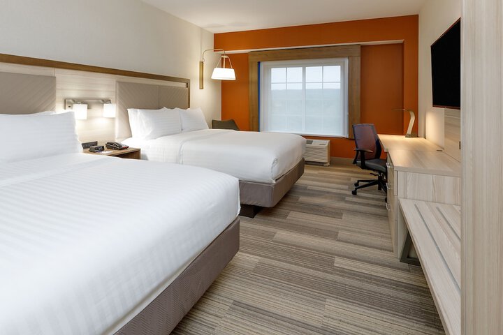 2 Queen Beds (5 of 5)