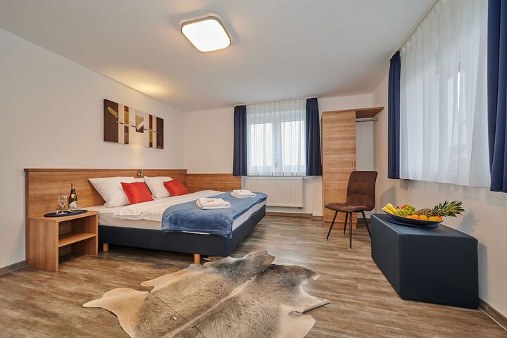Room 12 of 40