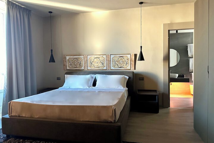 Room 26 of 85