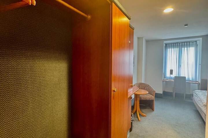 Room 31 of 63