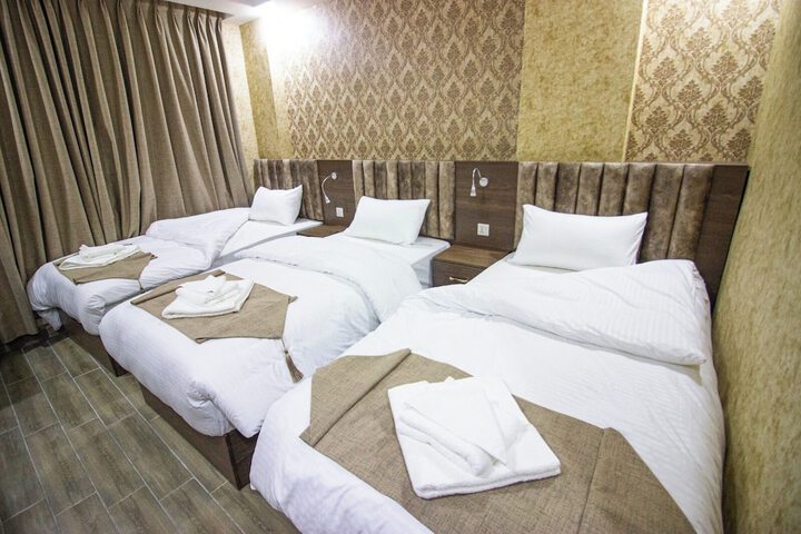 Room 5 of 17