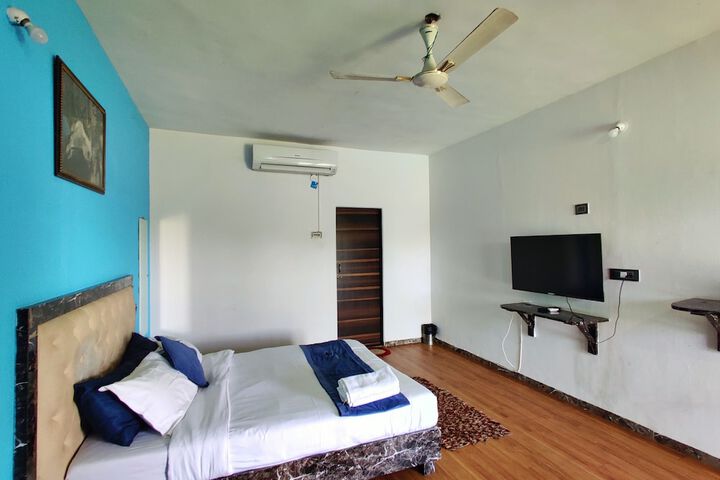 Room 11 of 27