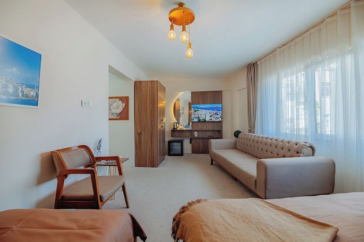 Room 12 of 27