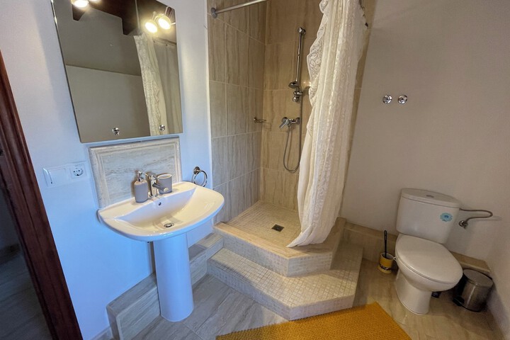 Room 16 of 25