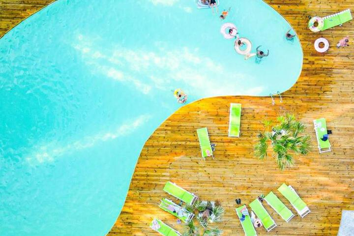 Mojo Resort