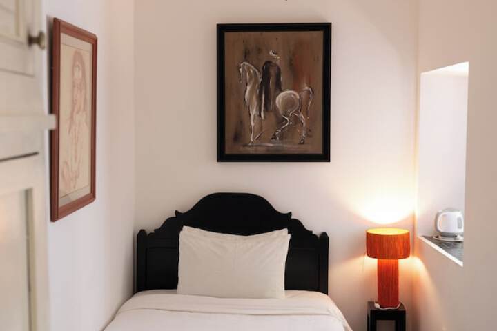 Room 7 of 74