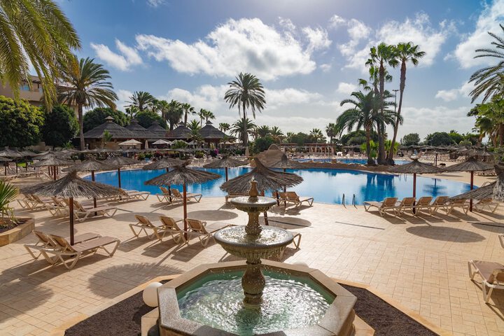 Pool Hotel