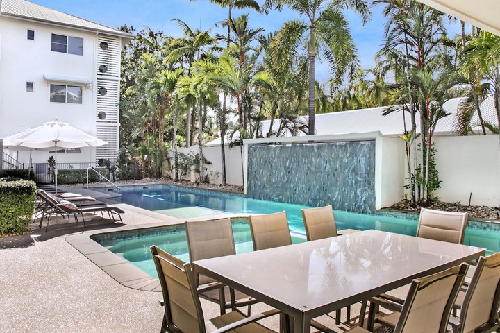 Hotel Pool