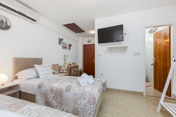 Room 40 of 180