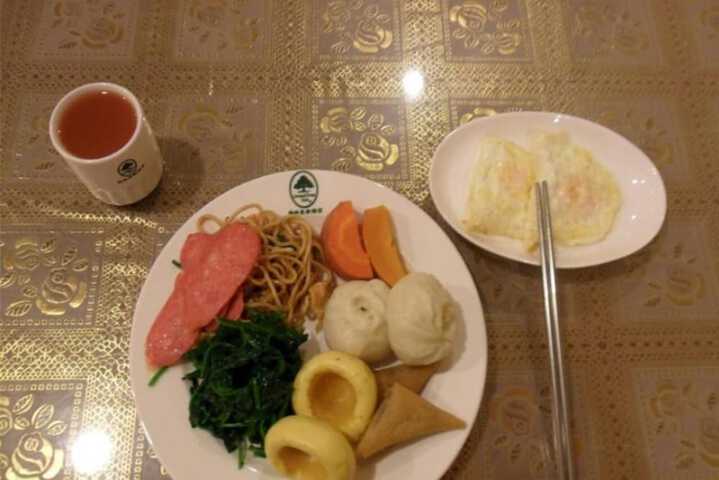 Dining 44 of 52
