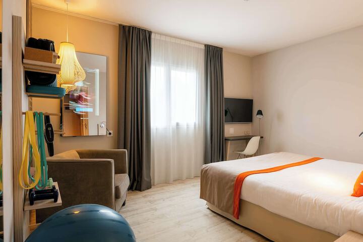 Room 26 of 84