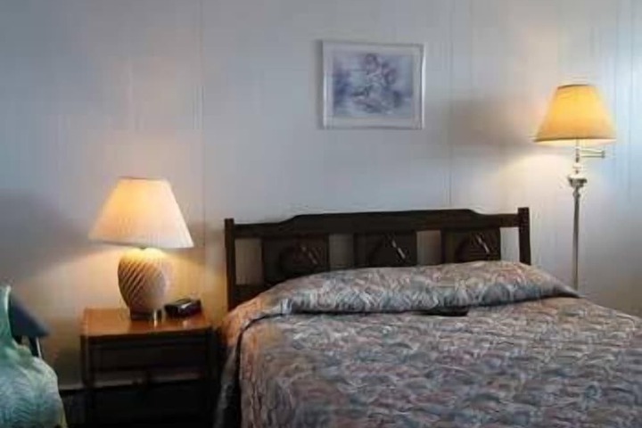 Room 7 of 24