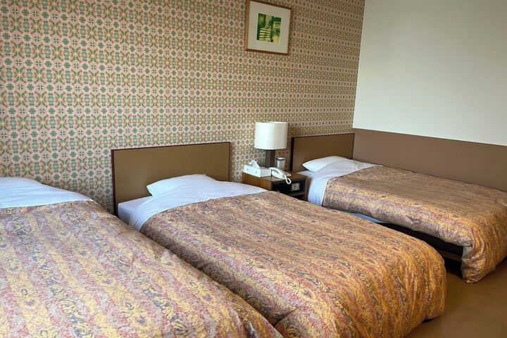 Room 14 of 36