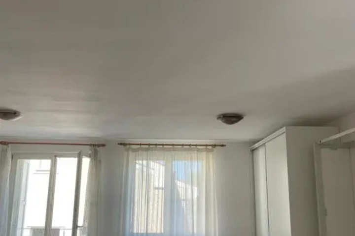 Room 6 of 14
