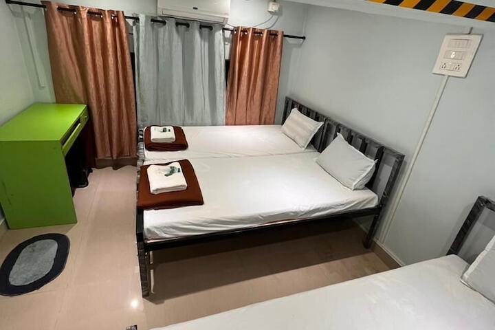 Room 9 of 31