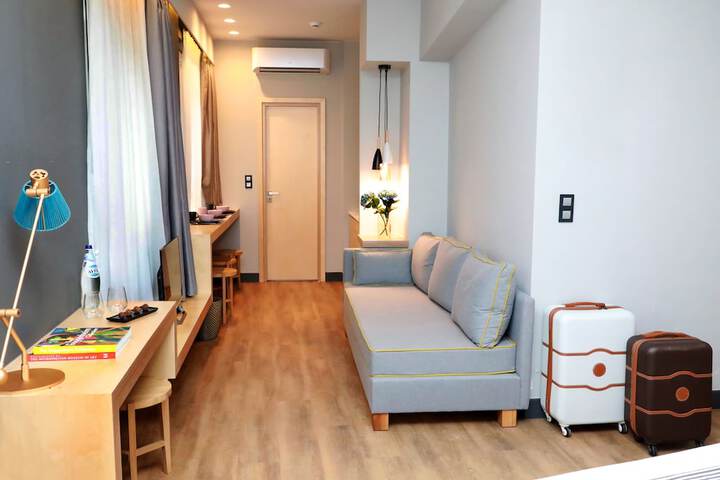 Room 13 of 102
