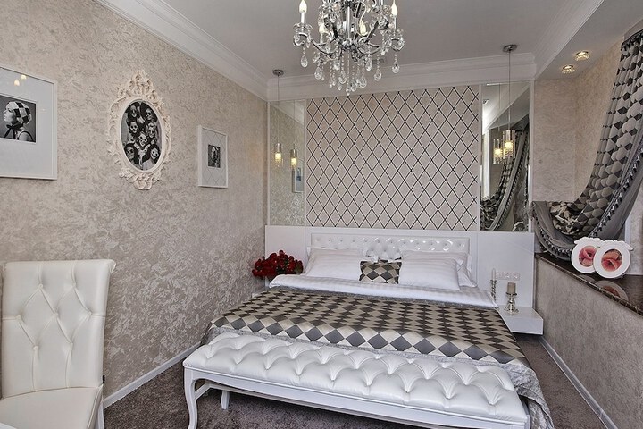 Room 11 of 36
