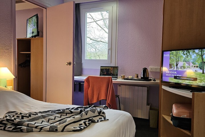 Room 27 of 63