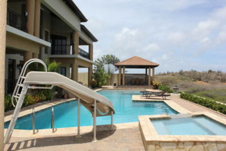 Room 94 of 181