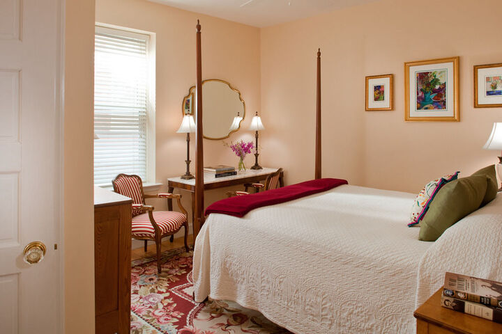 Room 3 of 40
